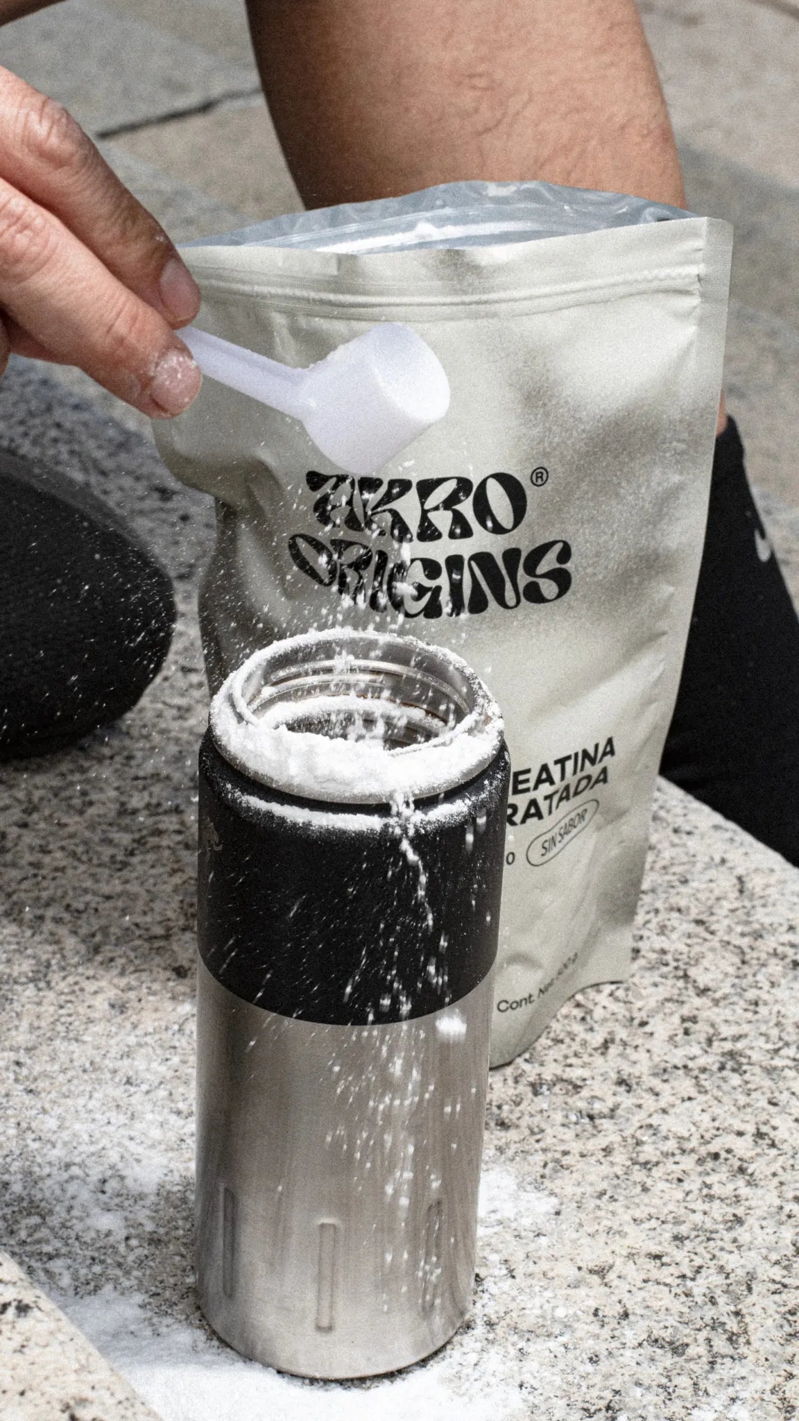Creatina en polvo Akro Origins — micronizada y de alta pureza
