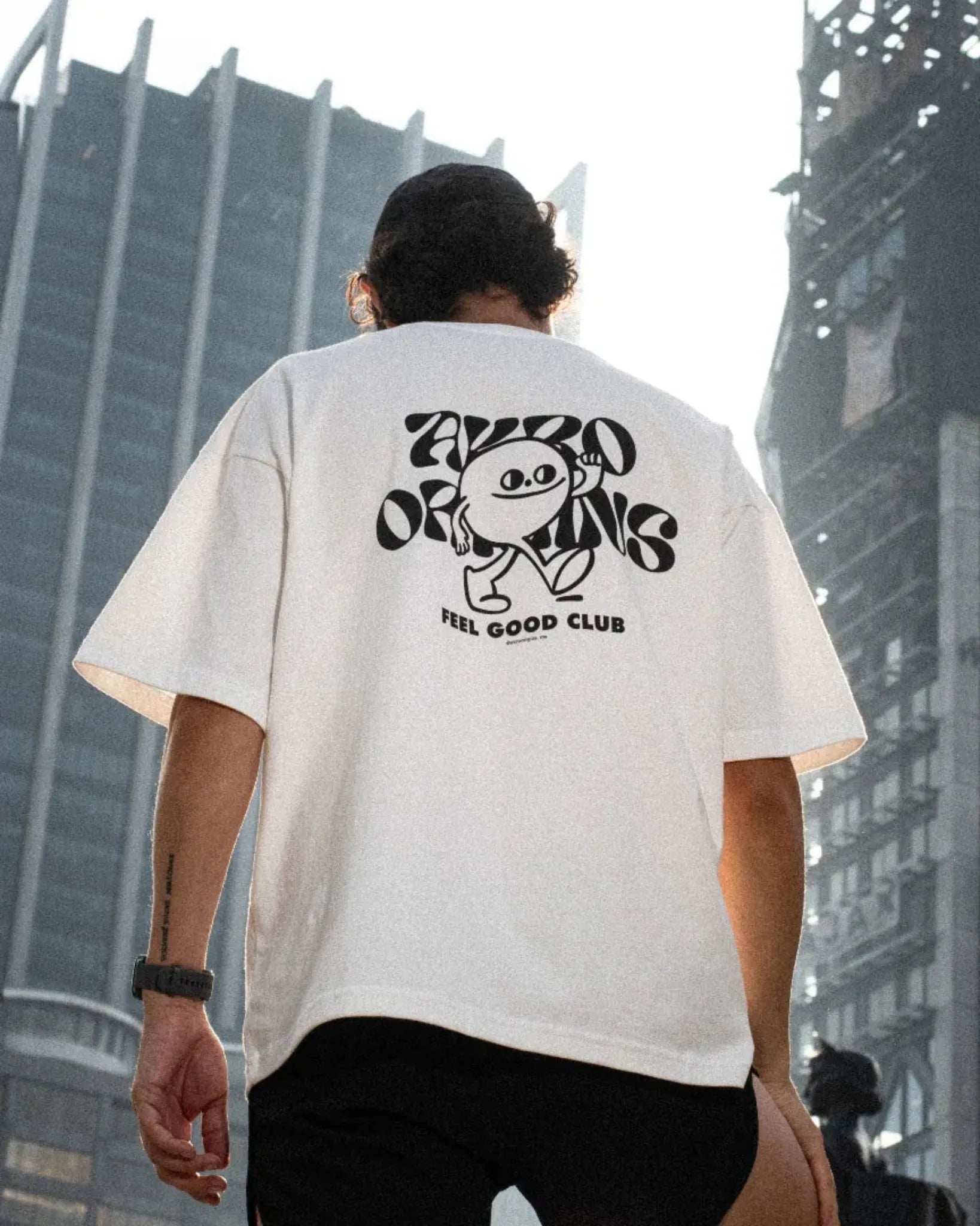 Espalda playera Oversize Feel Good Club — Akro Origins